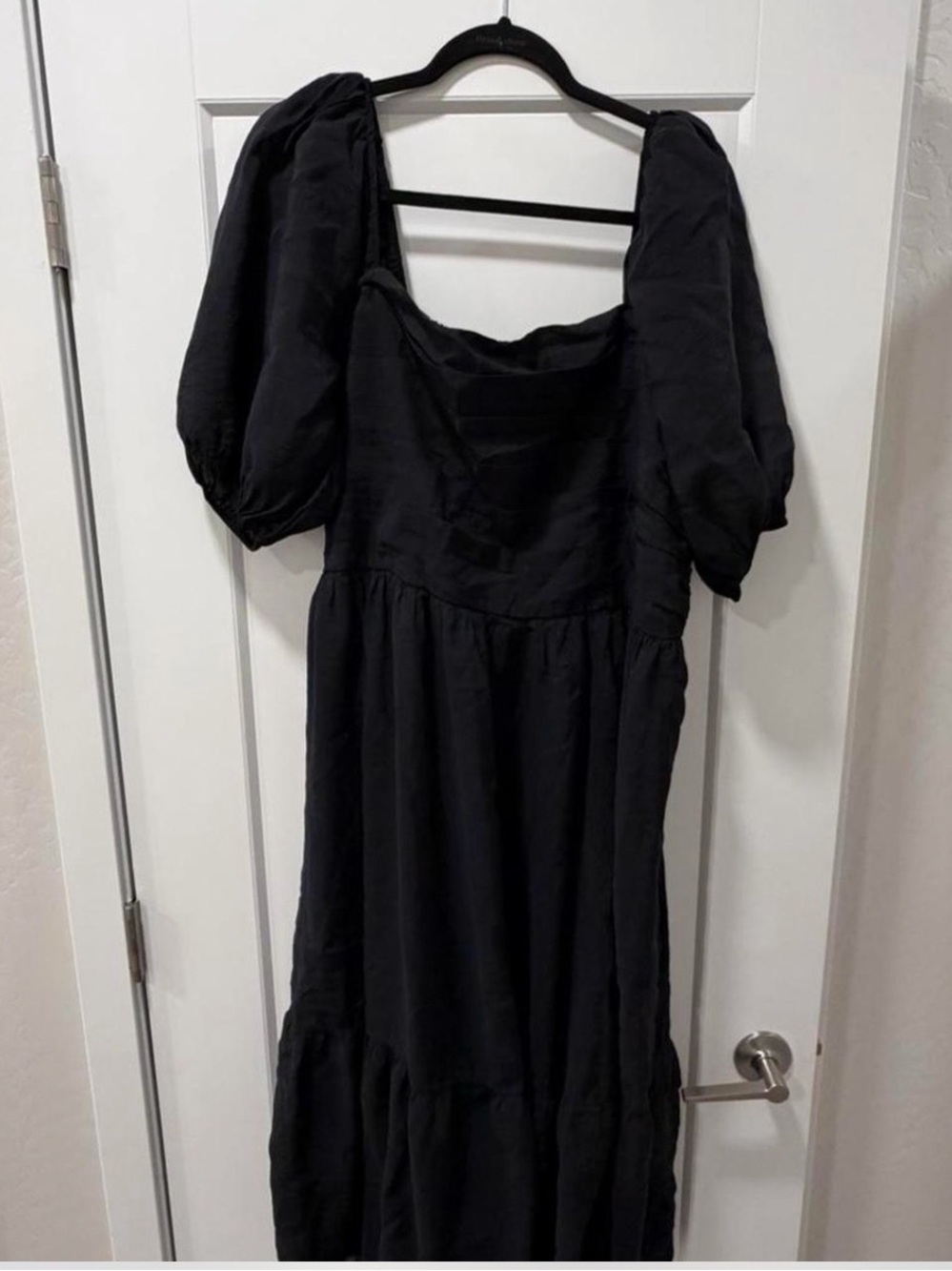 Abercrombie & Fitch Black Puff-Sleeve Midi Dress